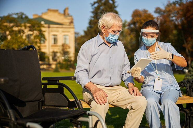 Guiding You Through the Basics of Modern Senior Care in Hamburg 